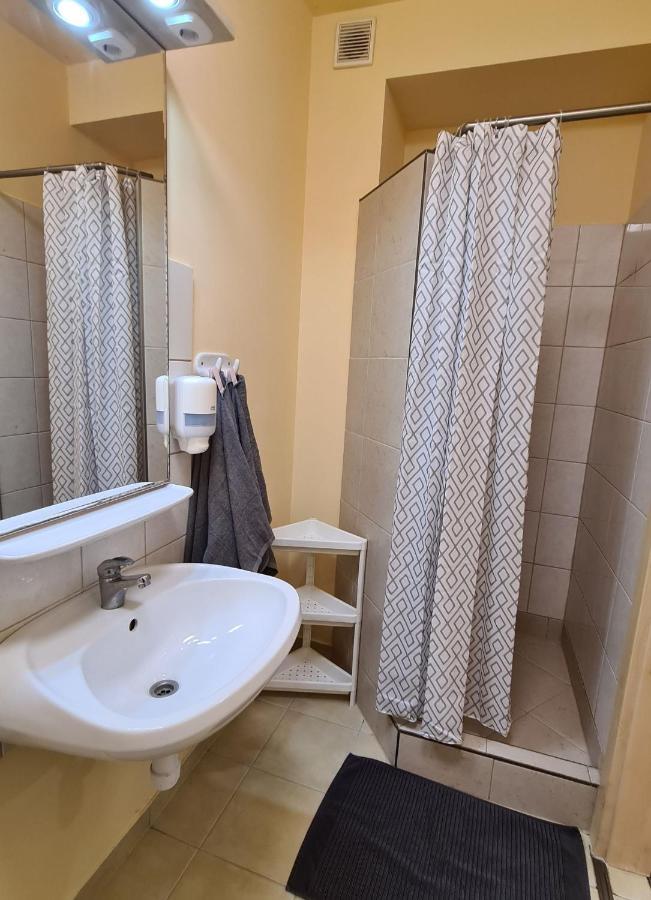 Lucsony Apartman Mosonmagyaróvár Екстериор снимка