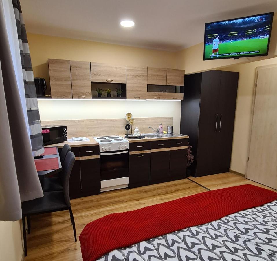 Lucsony Apartman Mosonmagyaróvár Екстериор снимка