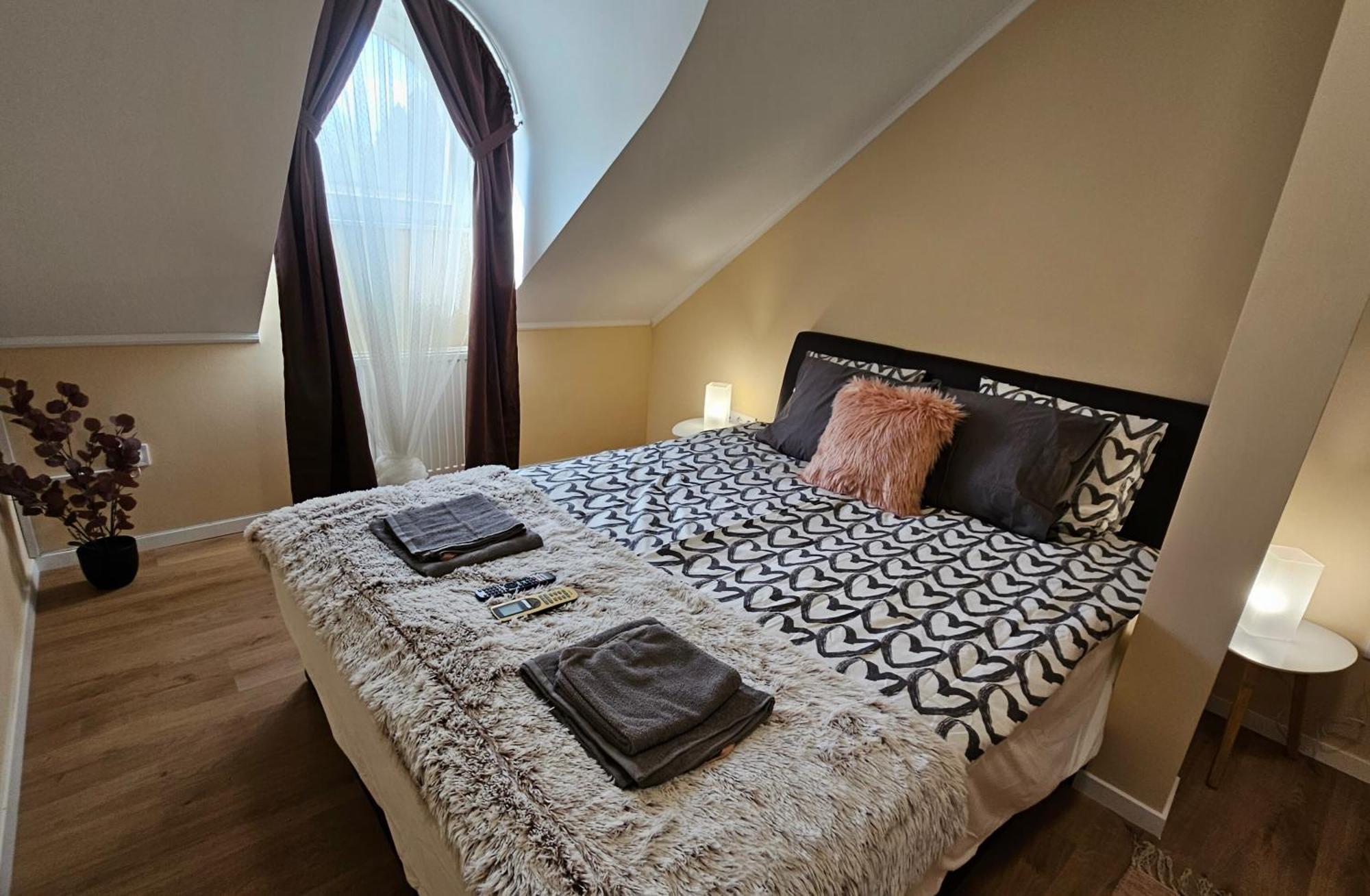 Lucsony Apartman Mosonmagyaróvár Екстериор снимка