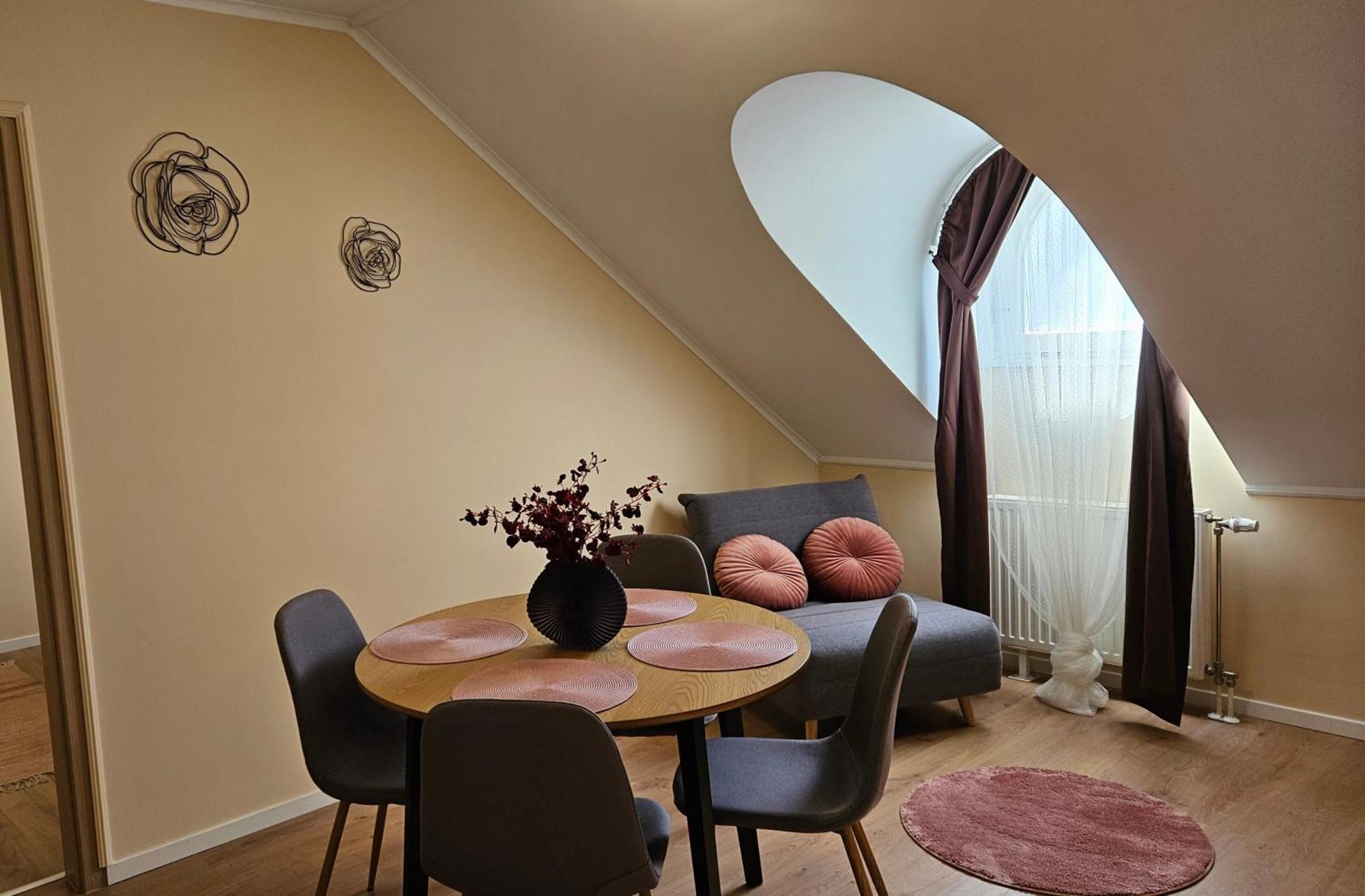 Lucsony Apartman Mosonmagyaróvár Екстериор снимка