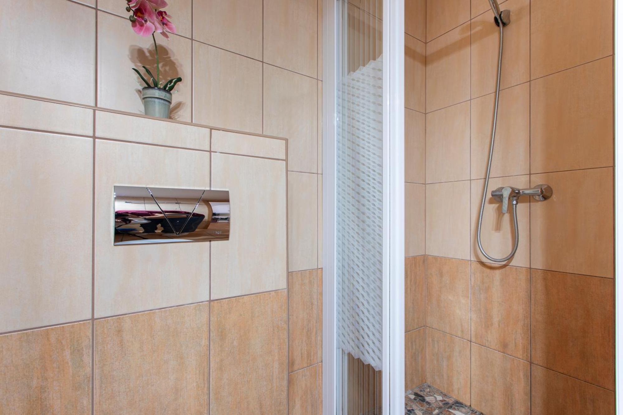 Lucsony Apartman Mosonmagyaróvár Екстериор снимка